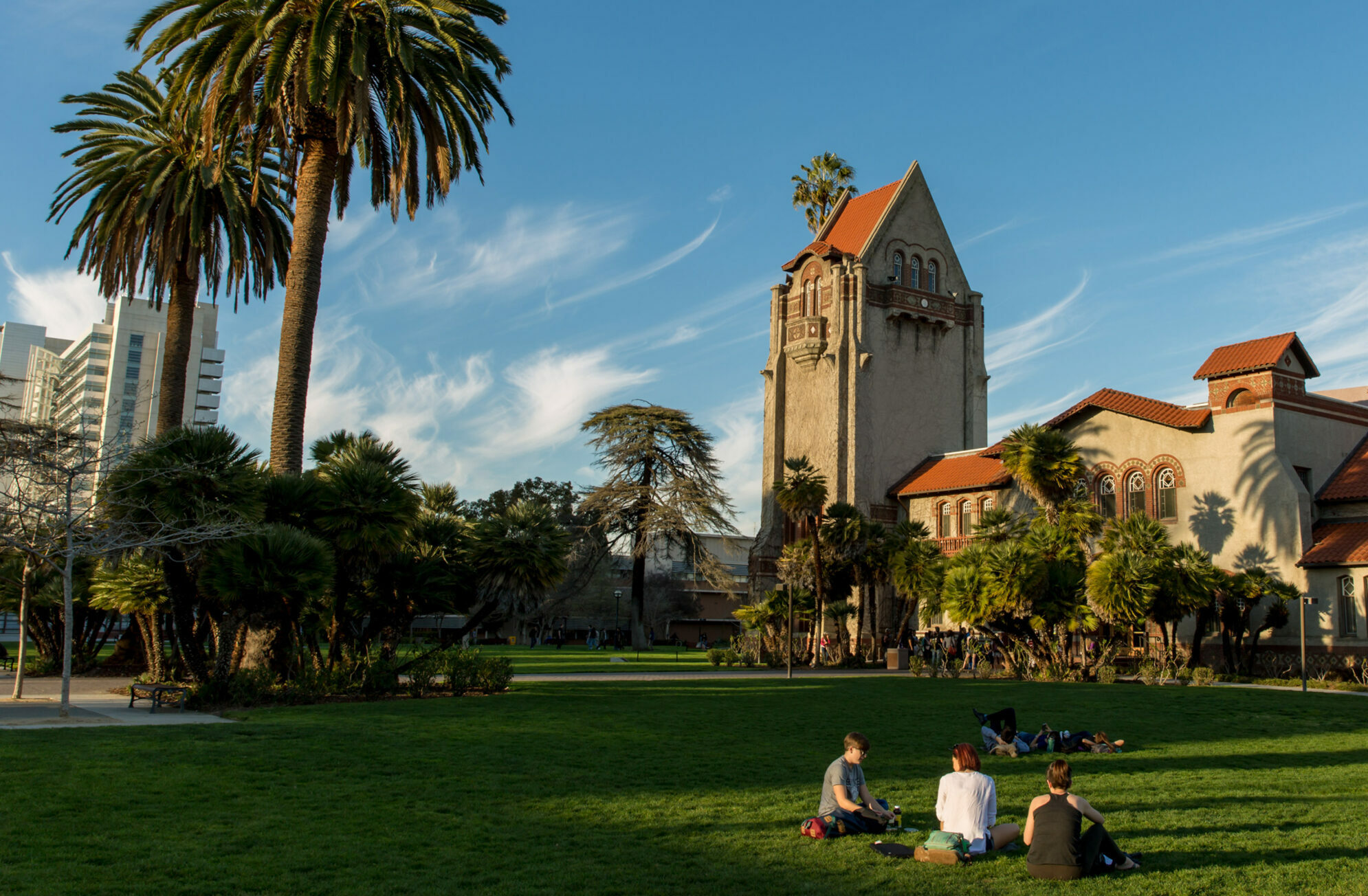 Top 100 schools with the most alumni receiving green cards through U.S. employers Rankings