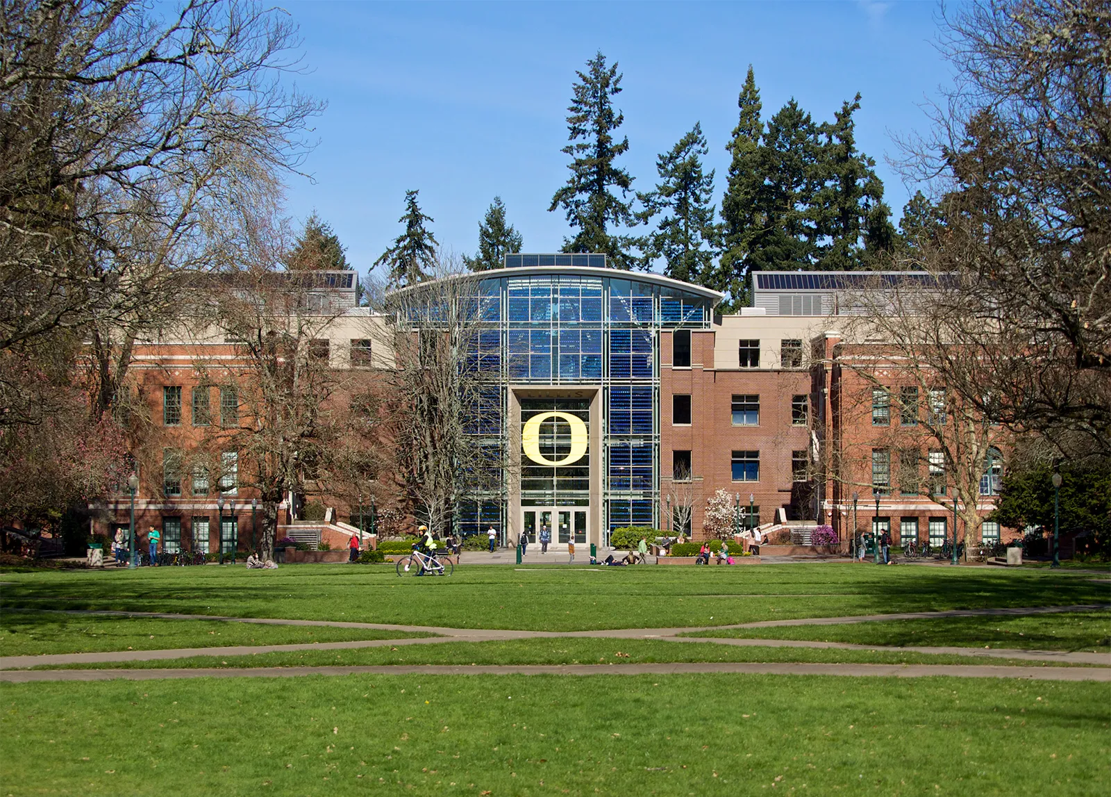 University of Oregon – Lundquist College of Business photo